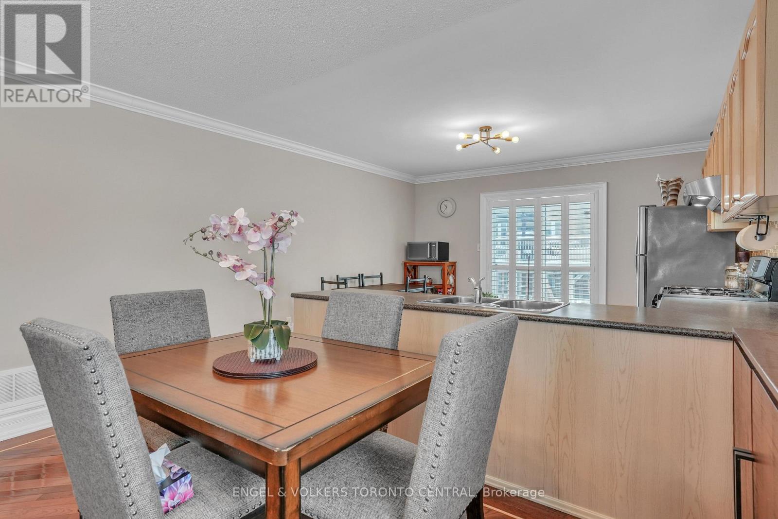 239 Country Lane, Barrie, Ontario  L4N 0W2 - Photo 11 - S12819608