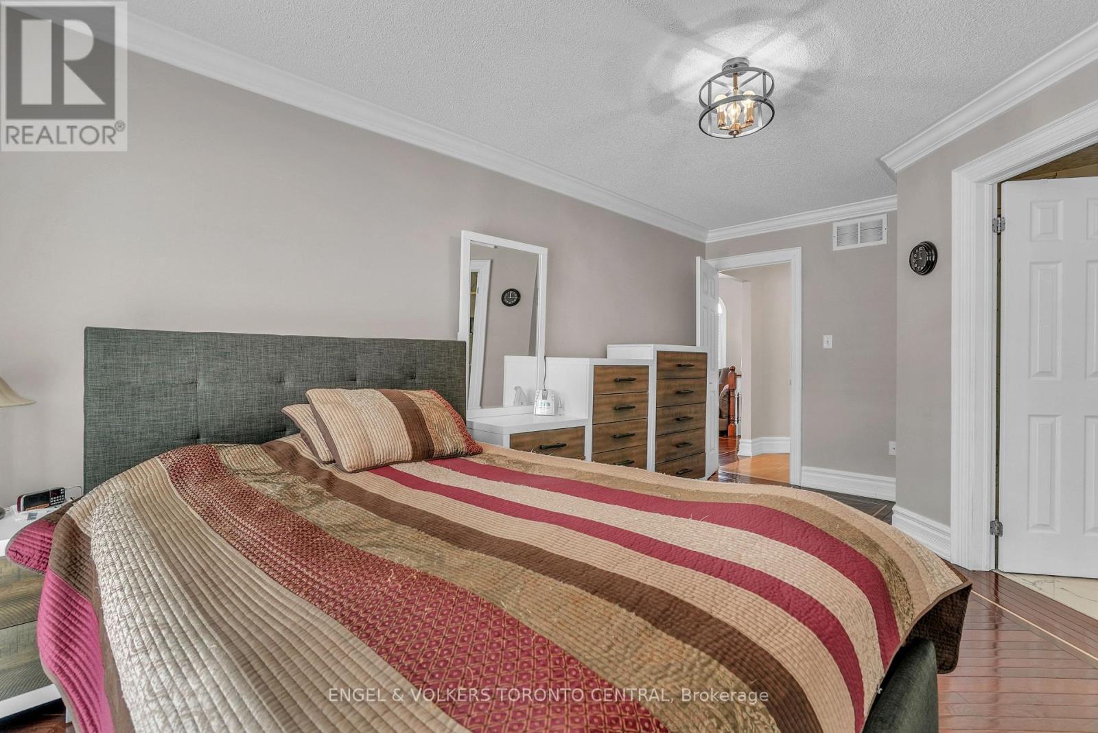 239 Country Lane, Barrie, Ontario  L4N 0W2 - Photo 15 - S12819608