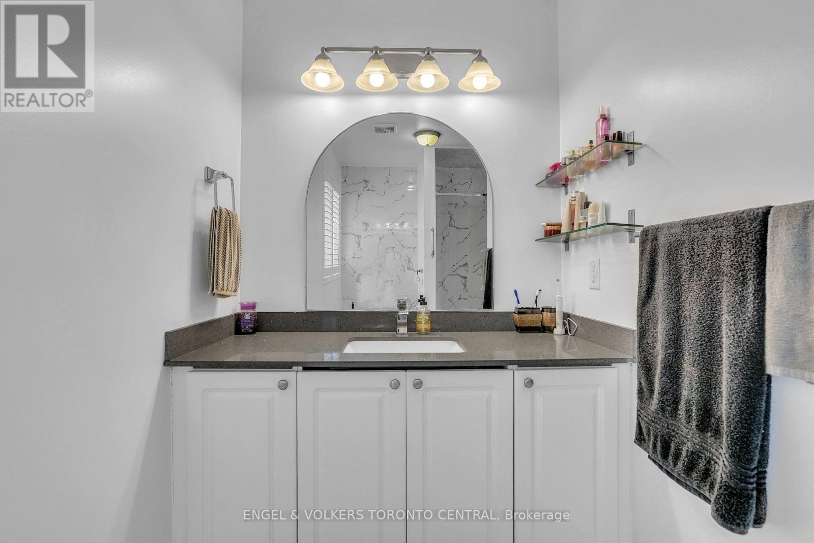 239 Country Lane, Barrie, Ontario  L4N 0W2 - Photo 18 - S12819608