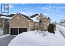 239 COUNTRY LANE, Barrie, Ontario