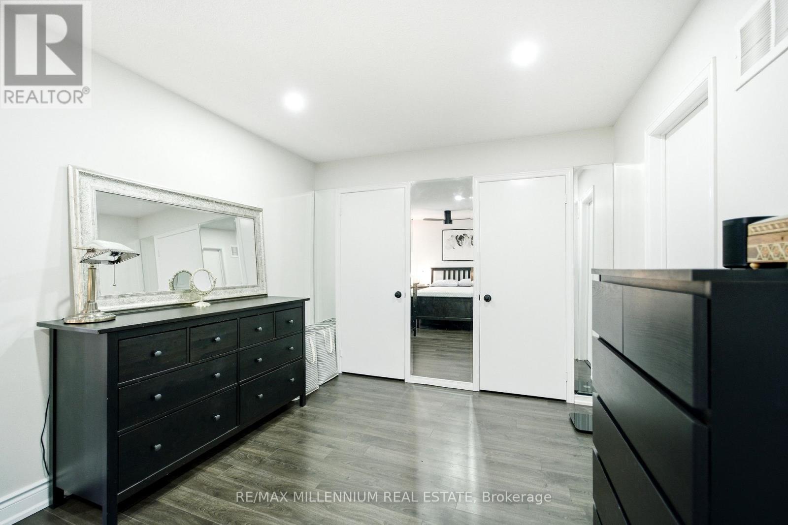 4680 Crosscreek Court, Mississauga, Ontario  L5V 1G5 - Photo 15 - W12819538