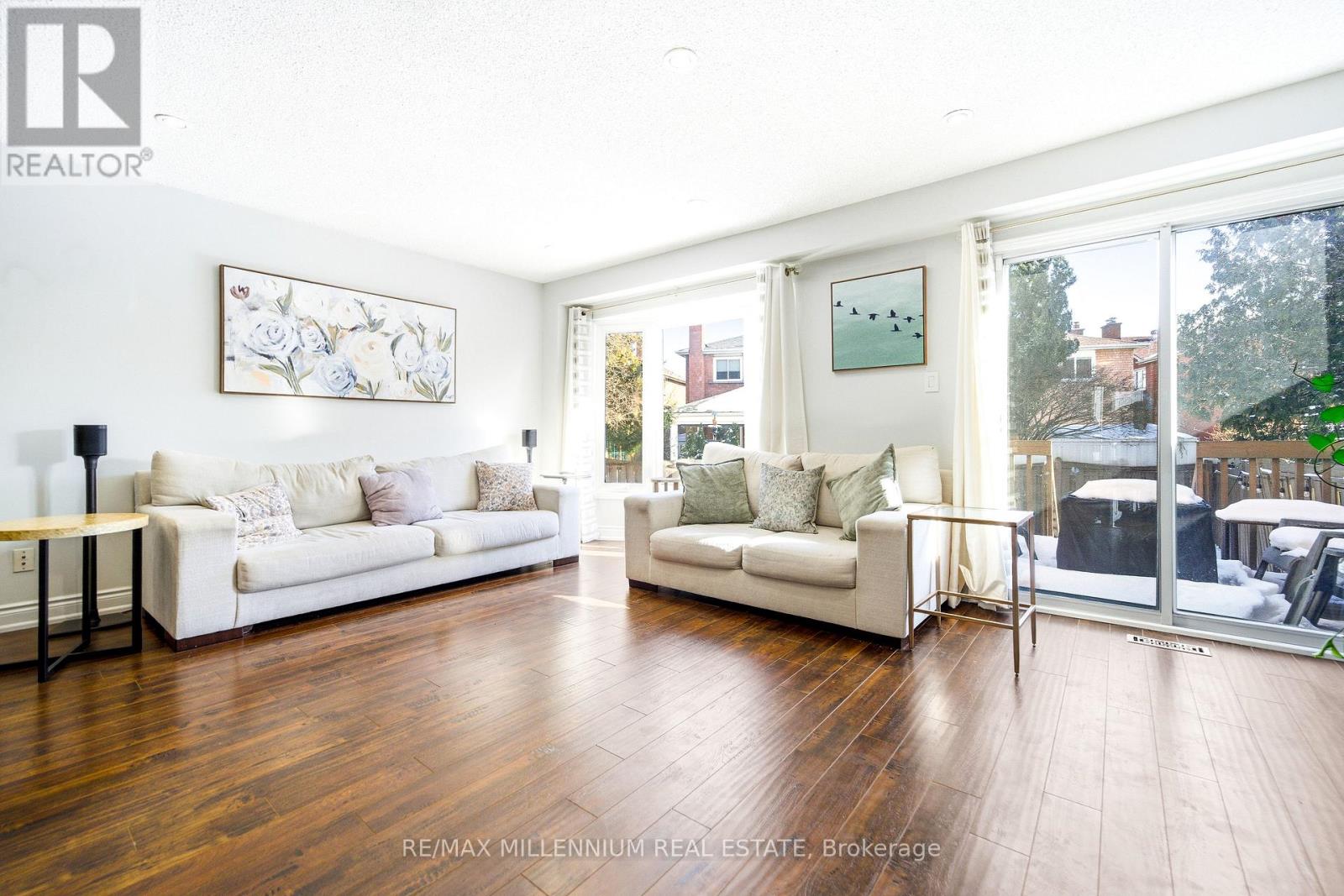 4680 Crosscreek Court, Mississauga, Ontario  L5V 1G5 - Photo 6 - W12819538