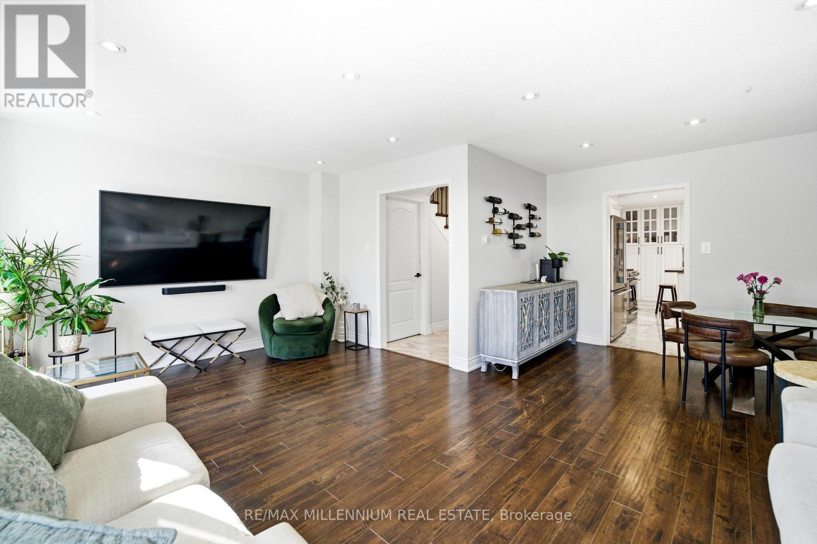 4680 Crosscreek Court, Mississauga, Ontario  L5V 1G5 - Photo 8 - W12819538