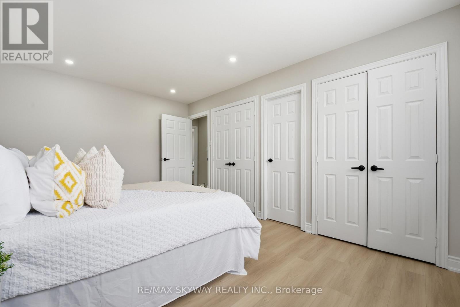 212 Rutherford Road N, Brampton, Ontario  L6V 2X9 - Photo 12 - W12819542