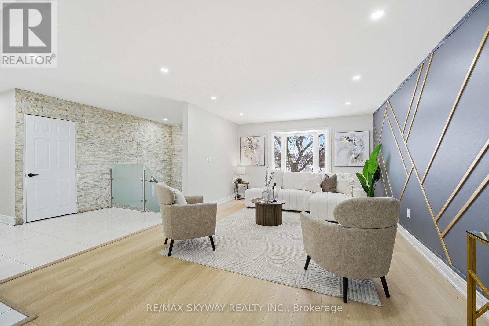 212 Rutherford Road N, Brampton, Ontario  L6V 2X9 - Photo 3 - W12819542