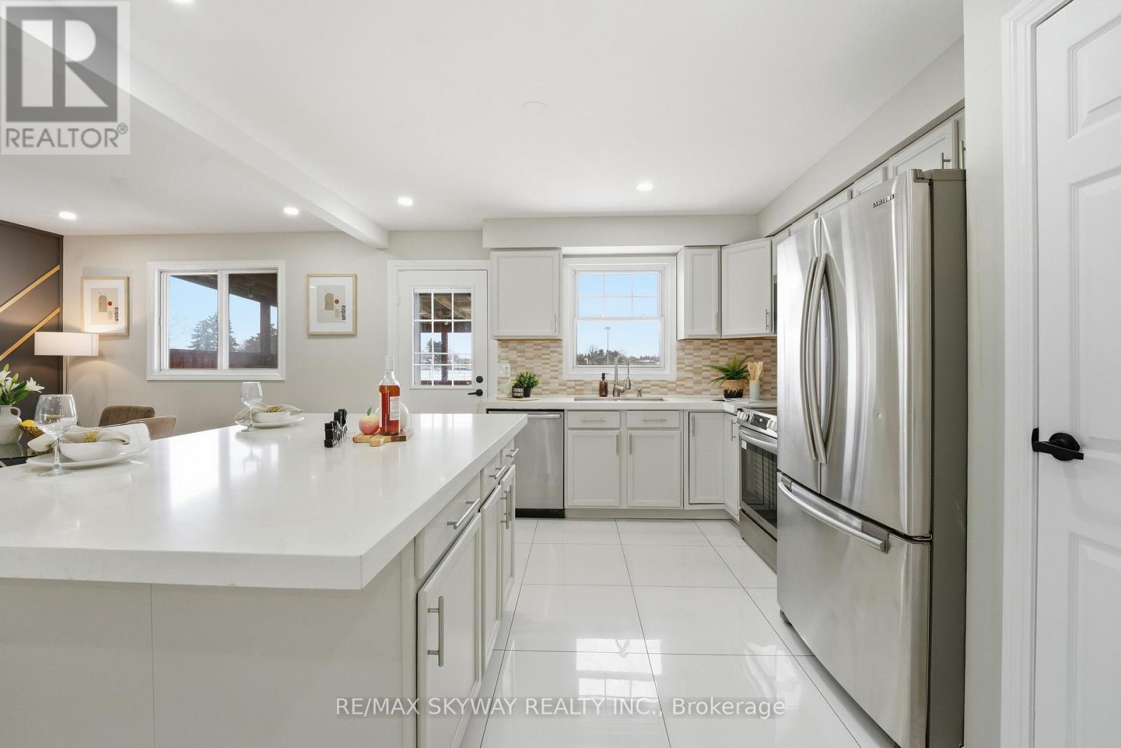 212 Rutherford Road N, Brampton, Ontario  L6V 2X9 - Photo 7 - W12819542