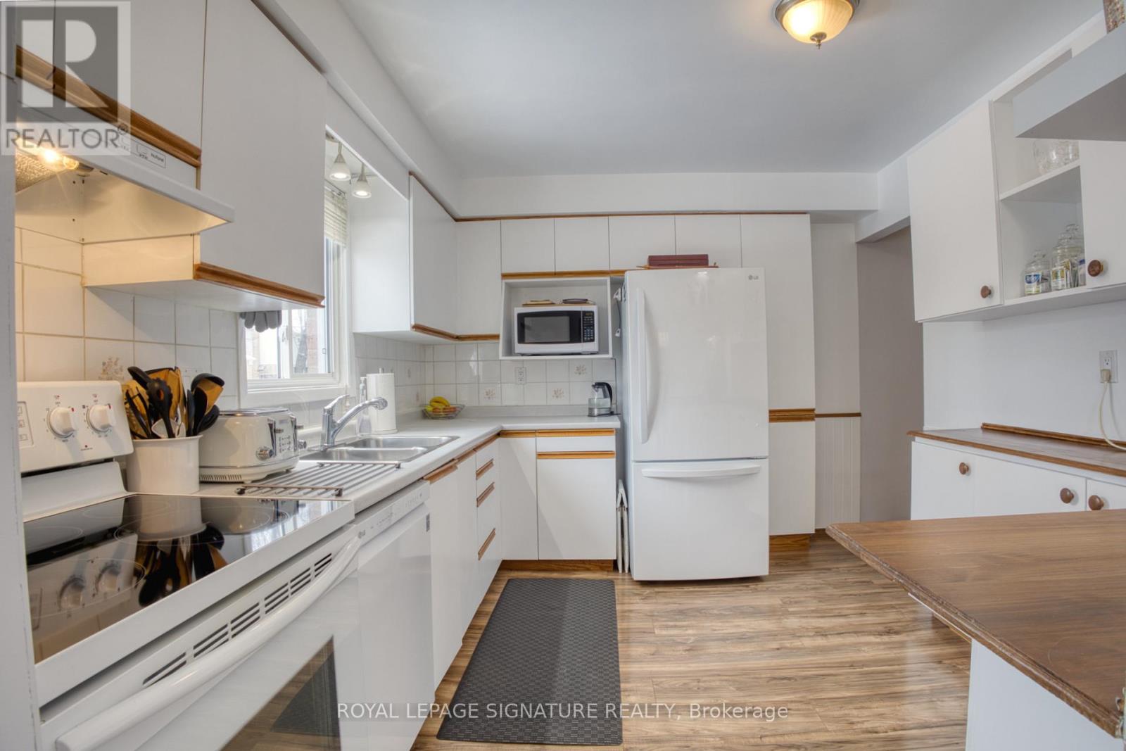 6448 Colebrook Crescent, Mississauga, Ontario  L5N 3E4 - Photo 9 - W12819558