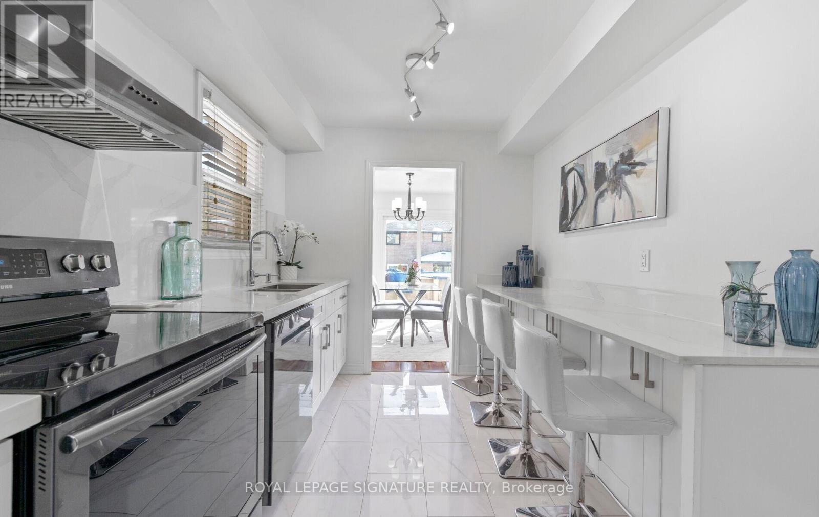 2094 Farrier Mews, Mississauga, Ontario  L5L 2Y5 - Photo 16 - W12819570