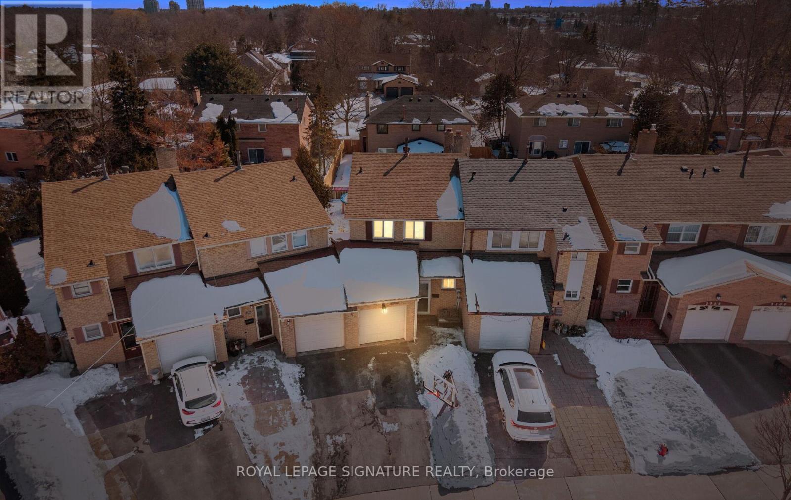 2094 Farrier Mews, Mississauga, Ontario  L5L 2Y5 - Photo 2 - W12819570