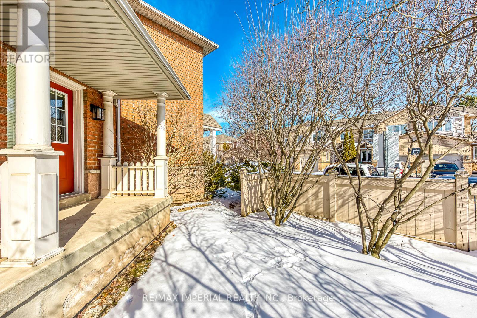 96 - 833 Scollard Court, Mississauga, Ontario  L5V 2B4 - Photo 15 - W12819616