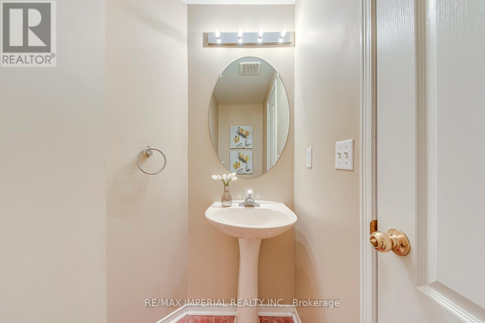 96 - 833 Scollard Court, Mississauga, Ontario  L5V 2B4 - Photo 16 - W12819616