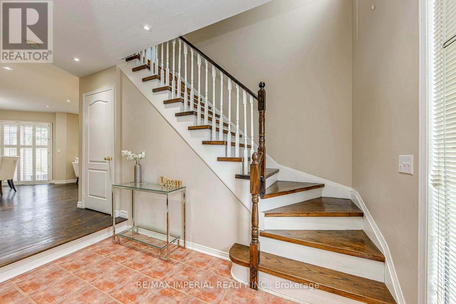 96 - 833 Scollard Court, Mississauga, Ontario  L5V 2B4 - Photo 17 - W12819616