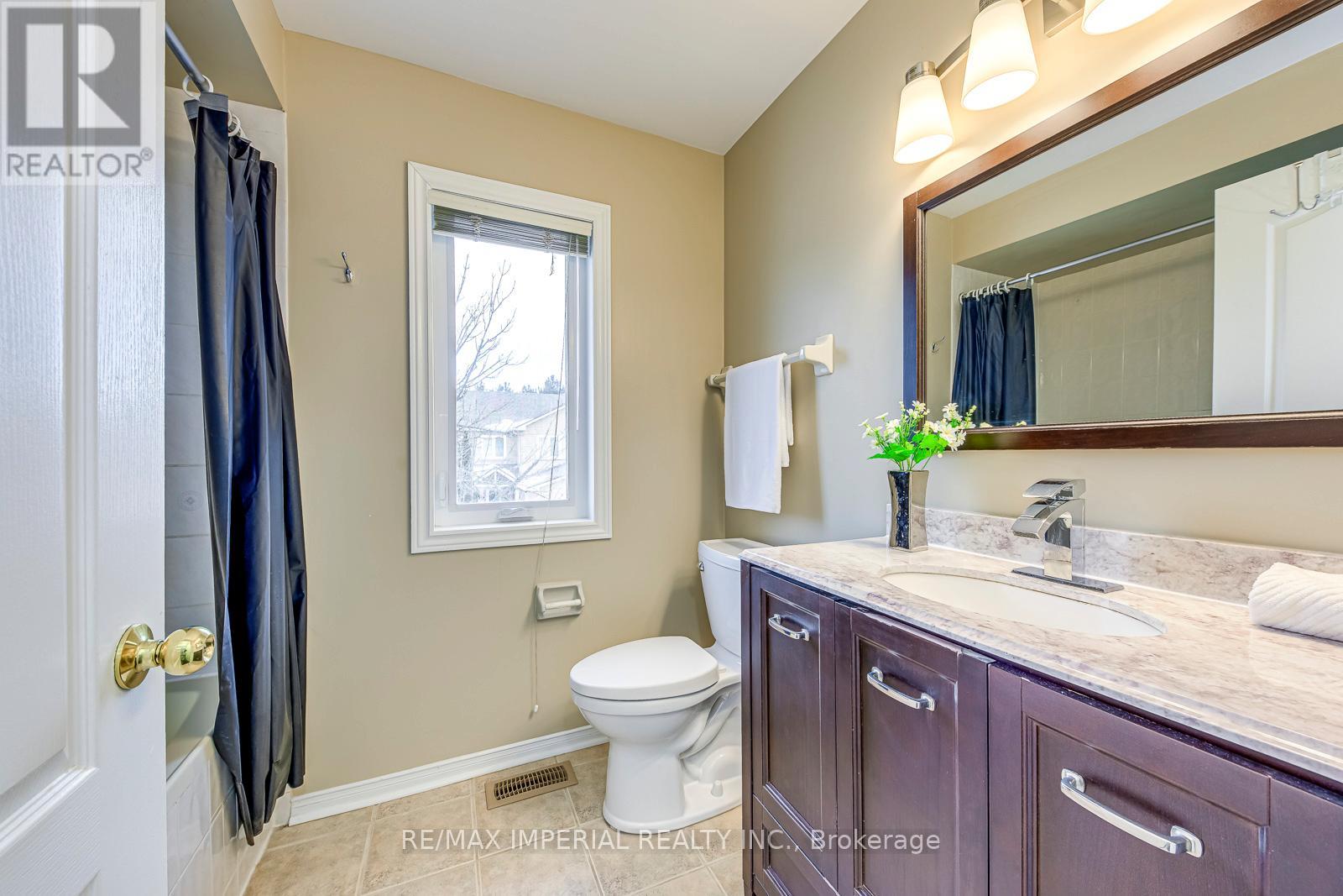 96 - 833 Scollard Court, Mississauga, Ontario  L5V 2B4 - Photo 22 - W12819616