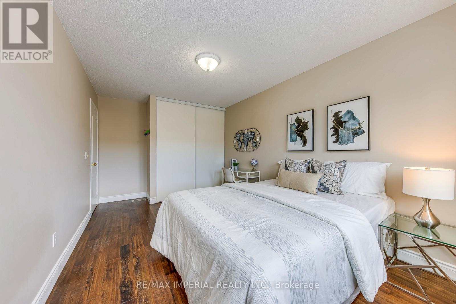 96 - 833 Scollard Court, Mississauga, Ontario  L5V 2B4 - Photo 25 - W12819616