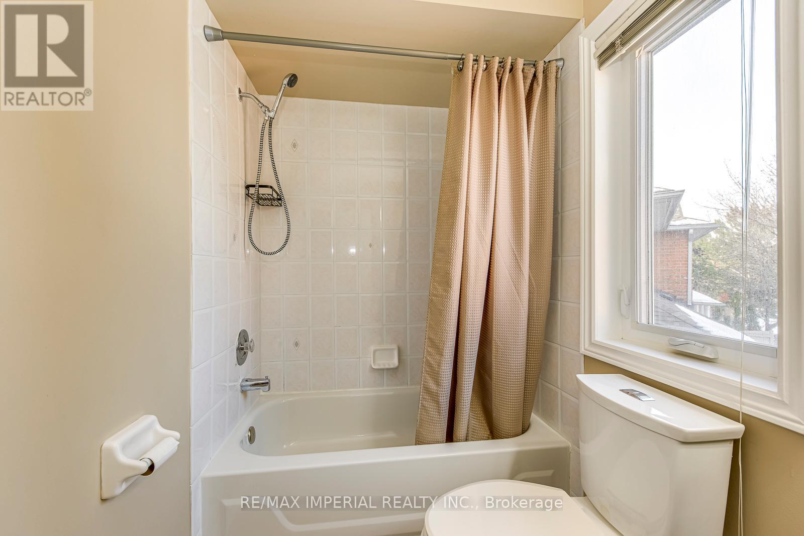 96 - 833 Scollard Court, Mississauga, Ontario  L5V 2B4 - Photo 29 - W12819616