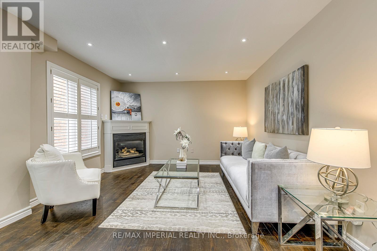 96 - 833 Scollard Court, Mississauga, Ontario  L5V 2B4 - Photo 5 - W12819616