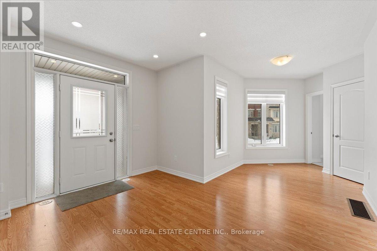 3007 Max Khan Boulevard, Oakville, Ontario  L6H 3P4 - Photo 13 - W12819672