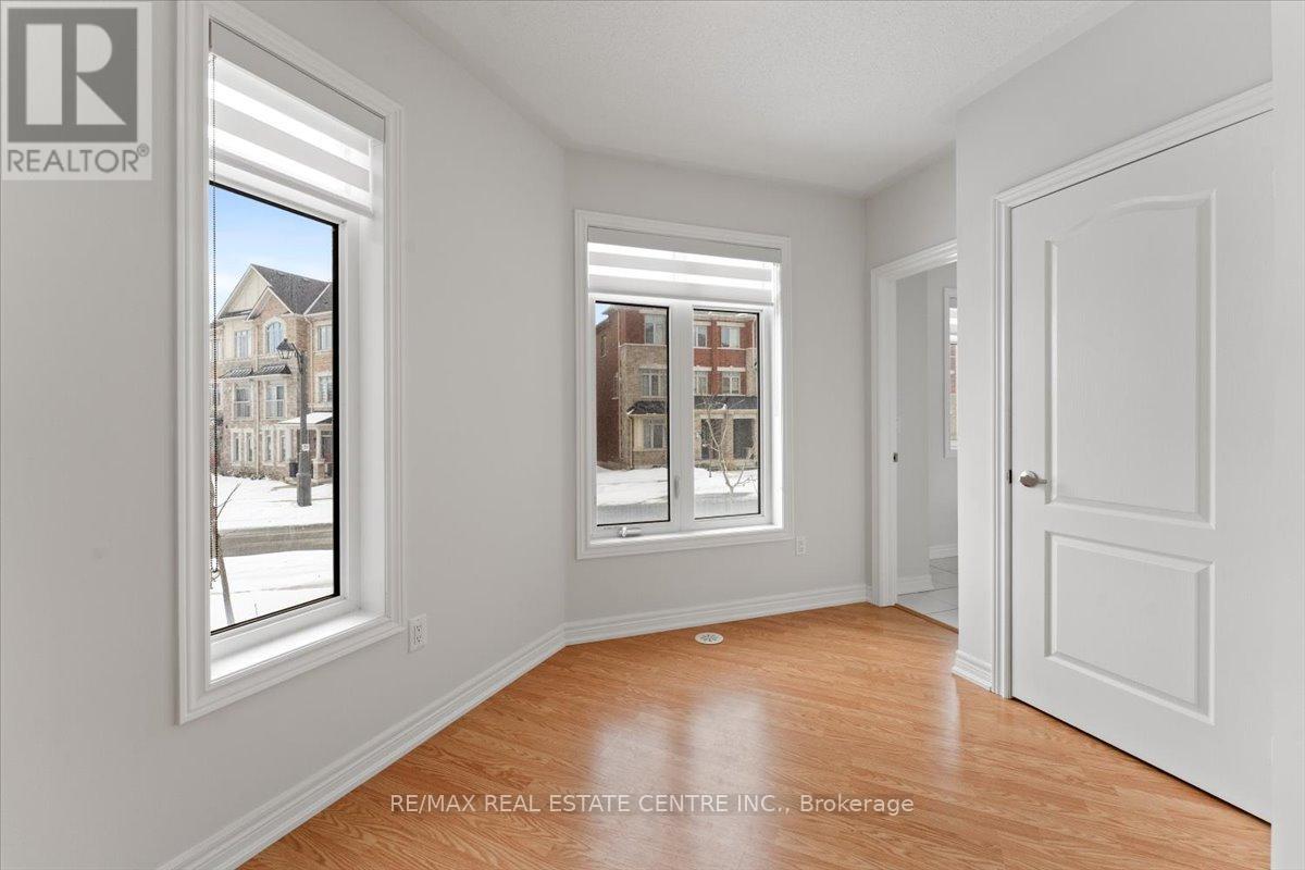 3007 Max Khan Boulevard, Oakville, Ontario  L6H 3P4 - Photo 15 - W12819672