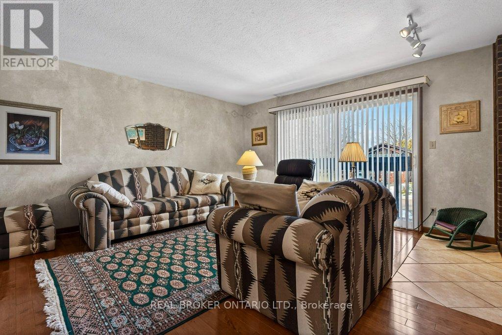 7 The Pinery, St. Catharines, Ontario  L2M 6M5 - Photo 7 - X12819508