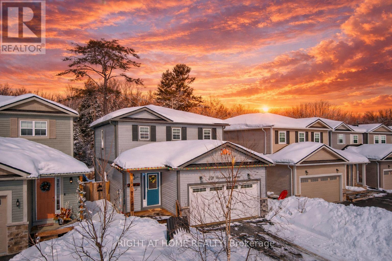 102 Fieldstream Chase, Bracebridge, Ontario  P1L 0A7 - Photo 1 - X12819540