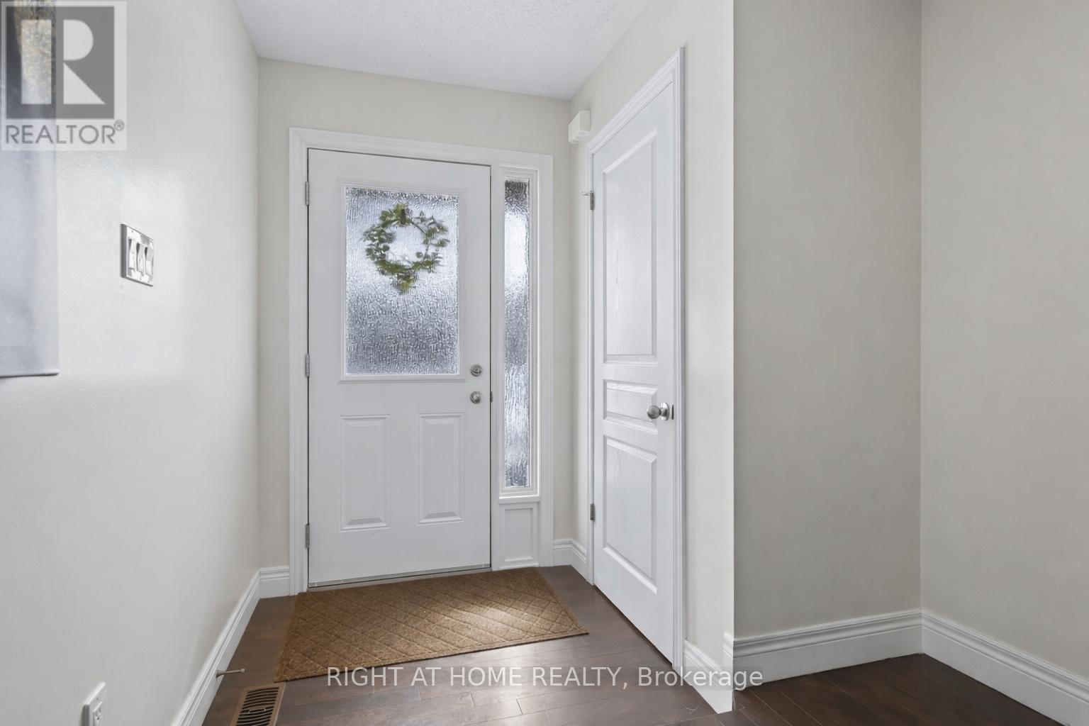 102 Fieldstream Chase, Bracebridge, Ontario  P1L 0A7 - Photo 4 - X12819540