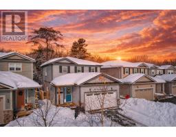 102 FIELDSTREAM CHASE, Bracebridge, Ontario