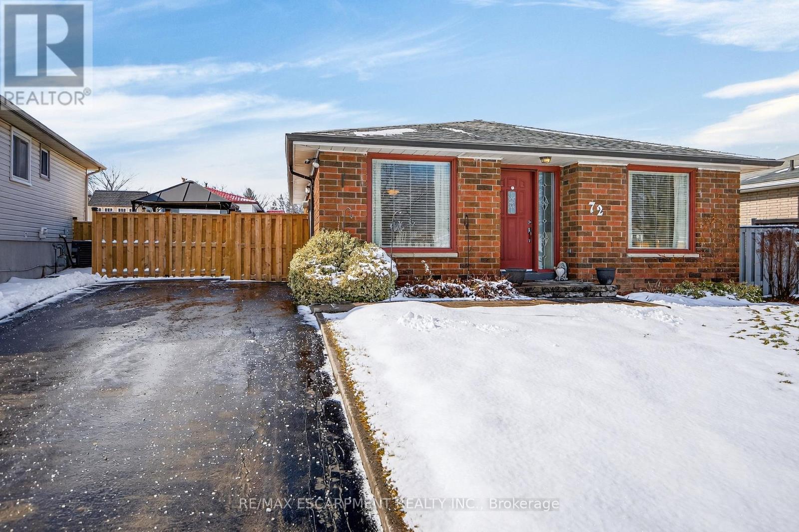 72 Boston Crescent, Hamilton, Ontario  L8T 4N2 - Photo 1 - X12819560