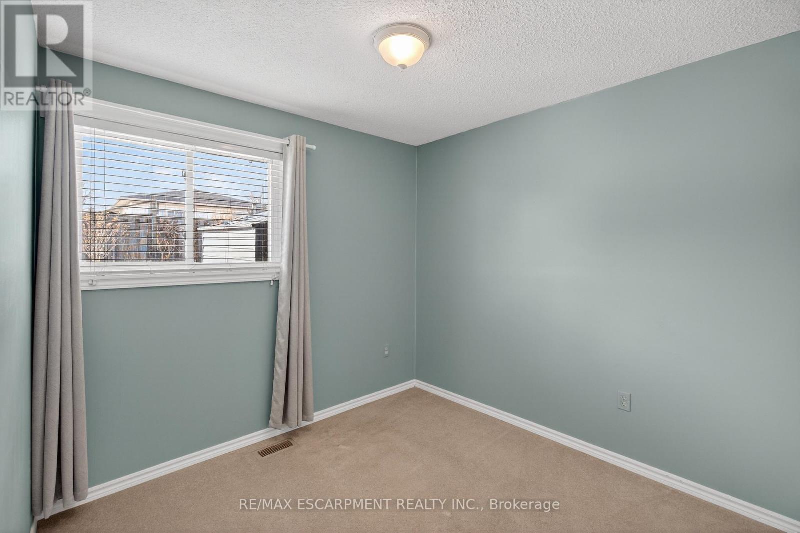 72 Boston Crescent, Hamilton, Ontario  L8T 4N2 - Photo 12 - X12819560