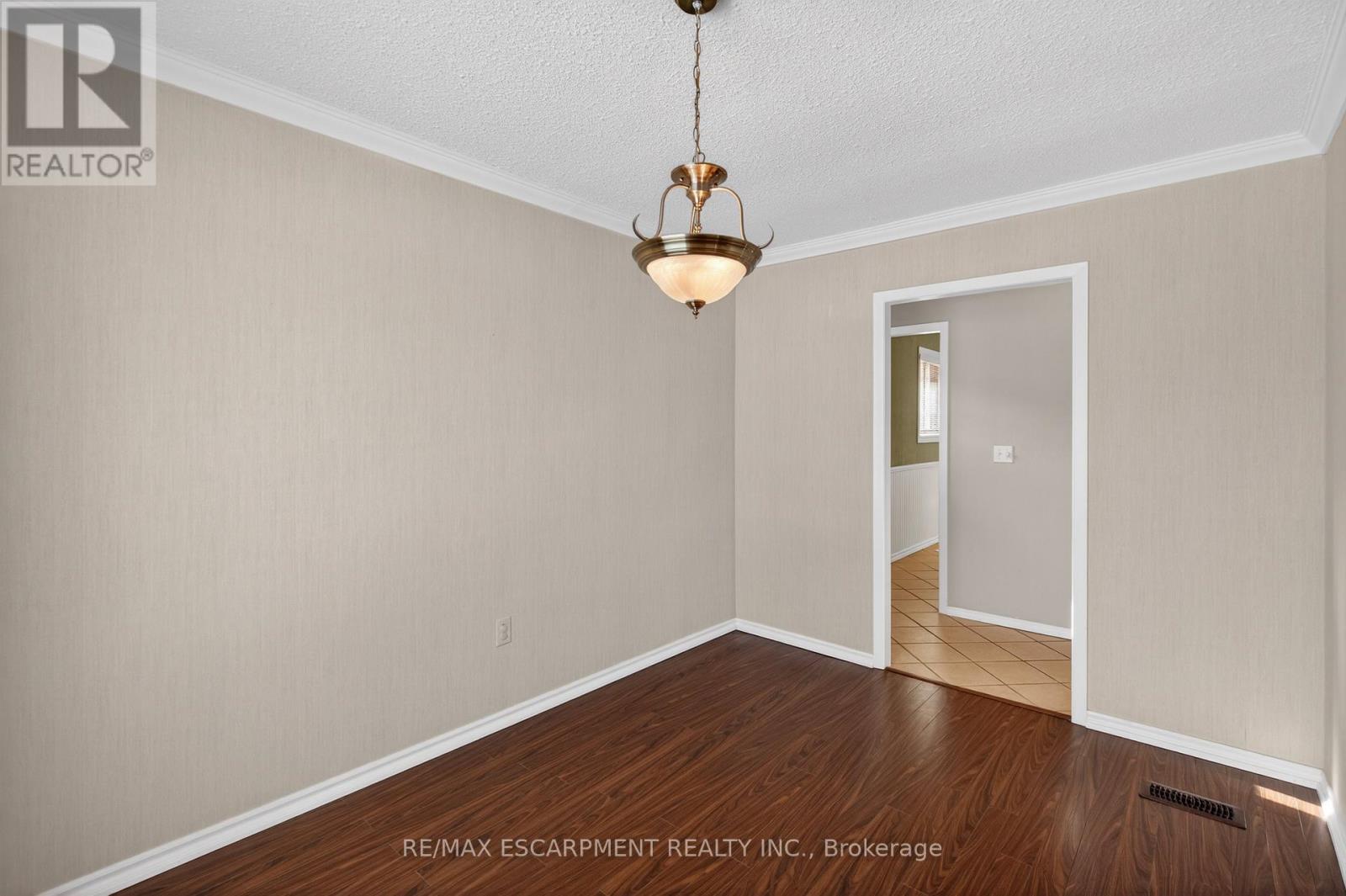 72 Boston Crescent, Hamilton, Ontario  L8T 4N2 - Photo 7 - X12819560