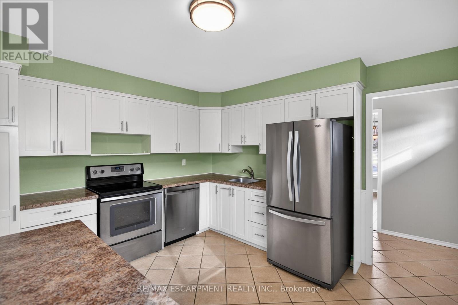 72 Boston Crescent, Hamilton, Ontario  L8T 4N2 - Photo 8 - X12819560