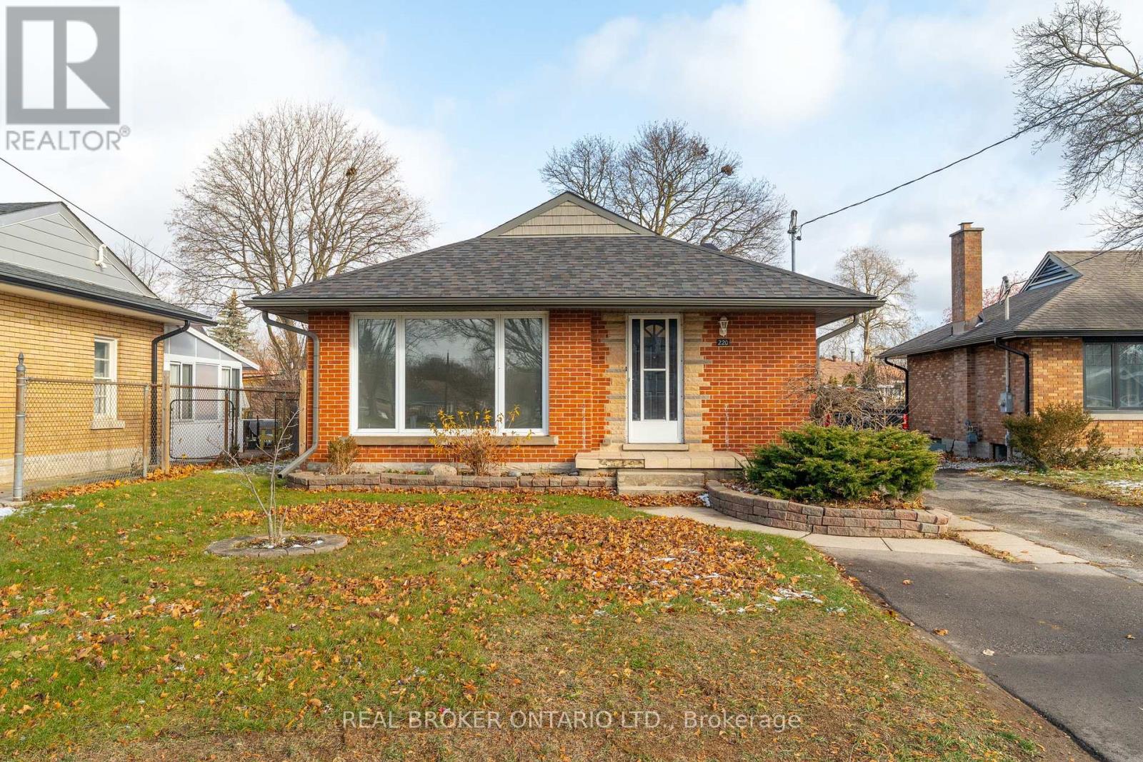 220 Bruce Street, Kitchener, Ontario  N2B 1Z3 - Photo 1 - X12819578