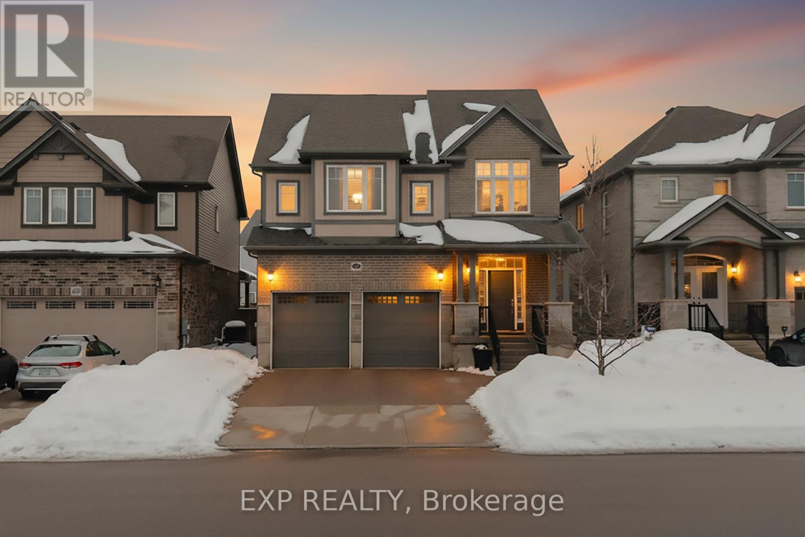 297 Thomas Slee Drive, Kitchener, Ontario  N2P 0B7 - Photo 1 - X12819678