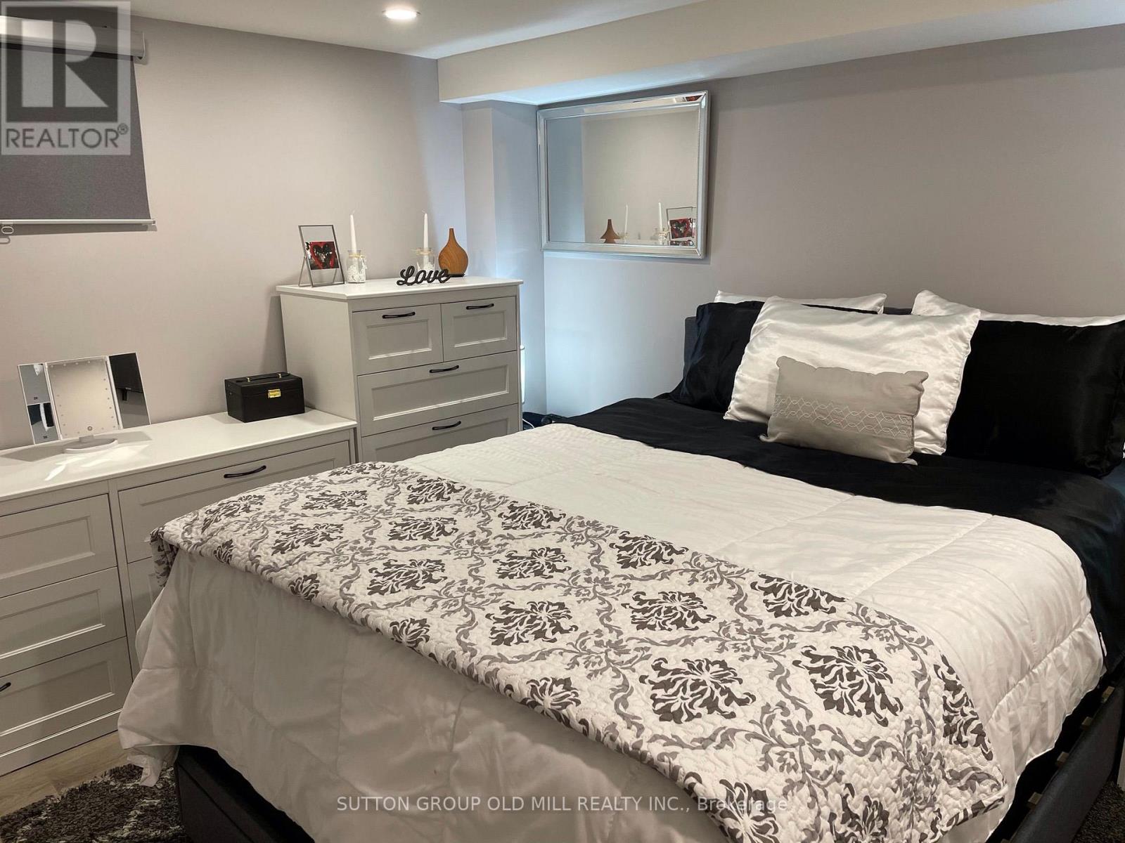 Lower - 79 Barrhead Crescent, Toronto, Ontario  M9W 3Z8 - Photo 5 - W12775436