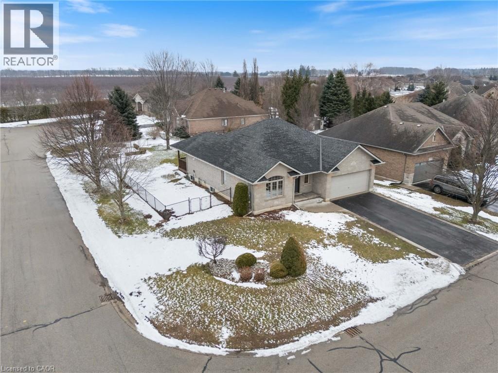 332 DUNCOMBE Road, Waterford, Ontario