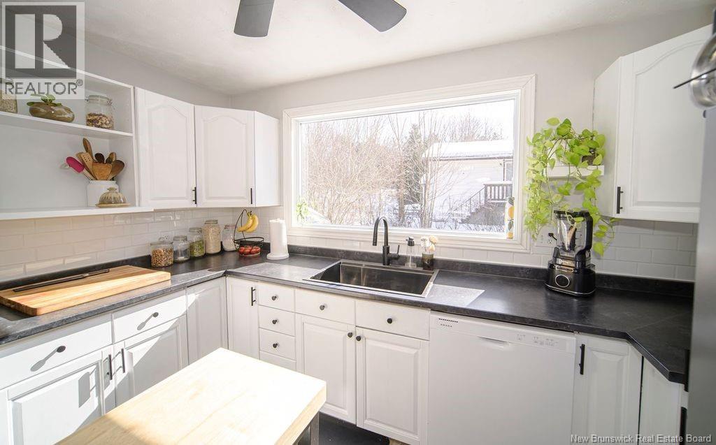 547 Chancellor Court, Oromocto, New Brunswick  E2V 1J1 - Photo 8 - NB134070
