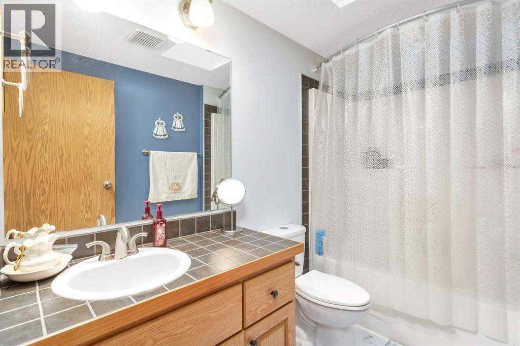 220, 5241 Township Road 325a, Rural Mountain View County, Alberta  T0M 1X0 - Photo 28 - A2260142