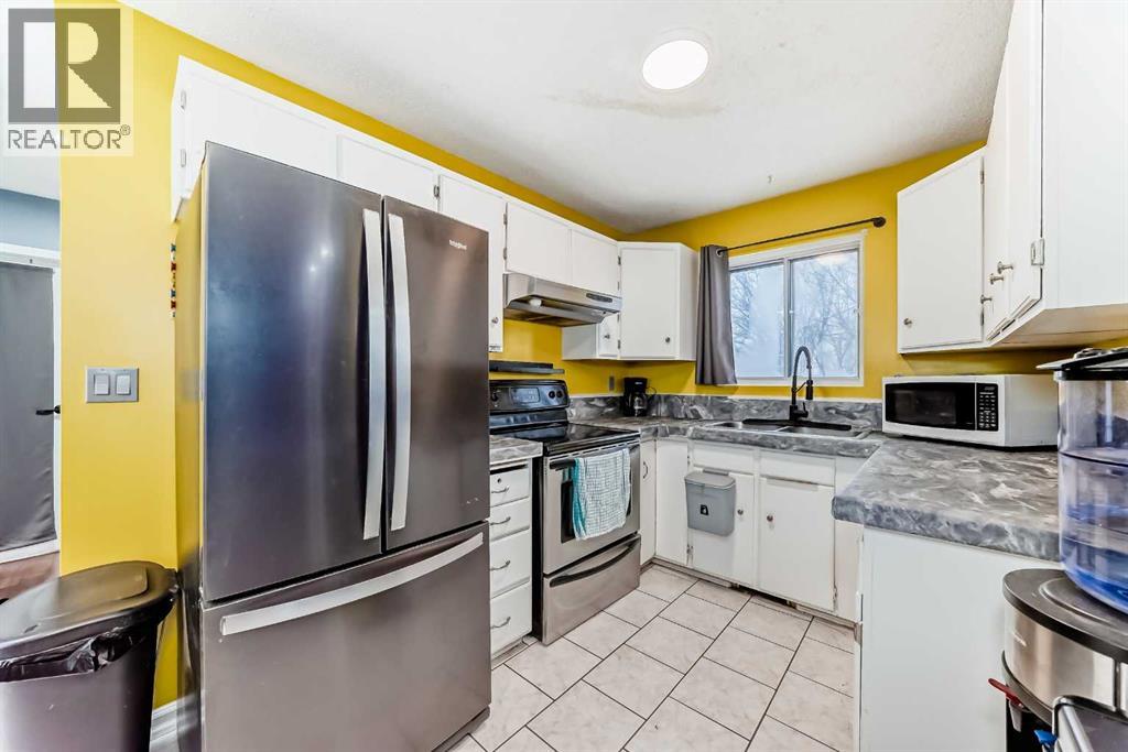 644 Spring Haven Court Se, Airdrie, Alberta  T4A 1C2 - Photo 3 - A2288459