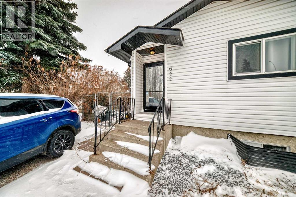 644 Spring Haven Court Se, Airdrie, Alberta  T4A 1C2 - Photo 2 - A2288459