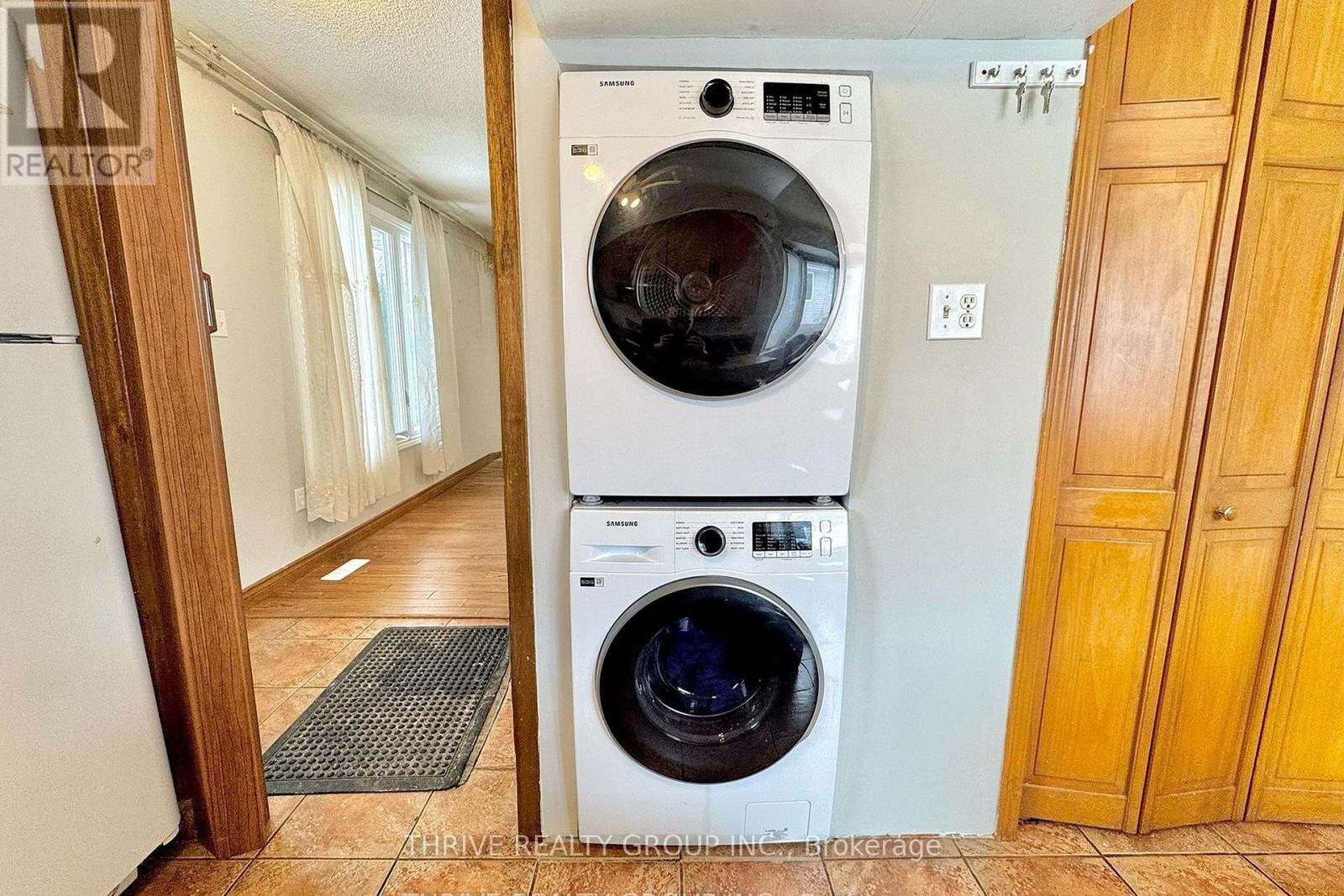 Upper - 1394 Basswood Road, London East, Ontario  N5V 3T3 - Photo 5 - X12819786