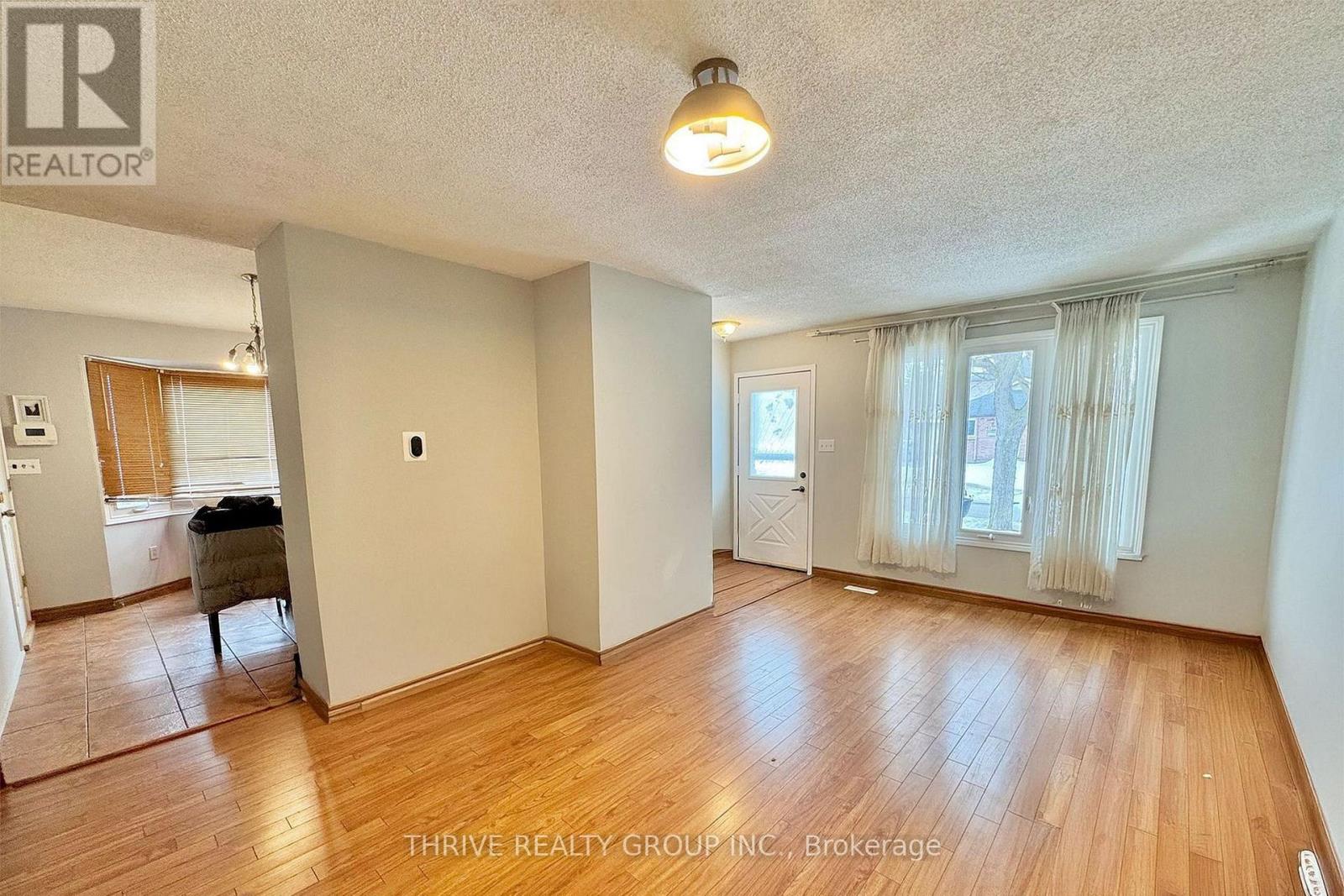 Upper - 1394 Basswood Road, London East, Ontario  N5V 3T3 - Photo 8 - X12819786