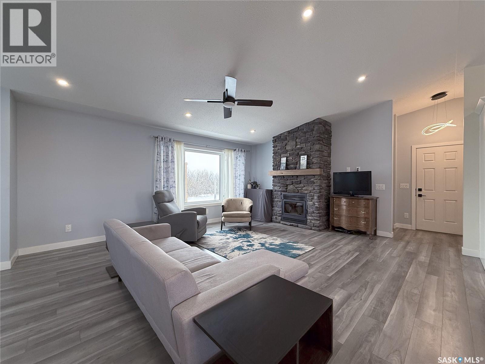 Hazlet Acreage, Pittville Rm No. 169, Saskatchewan  S0N 1E0 - Photo 6 - SK029161