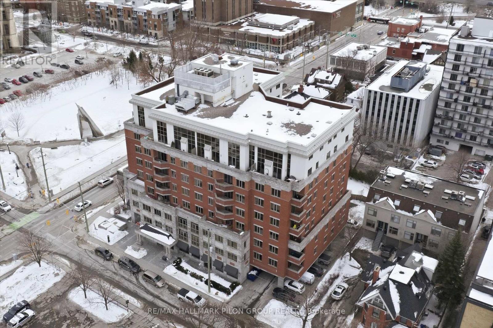 306 - 320 Mcleod Street, Ottawa, Ontario  K2P 1A3 - Photo 1 - X12819856