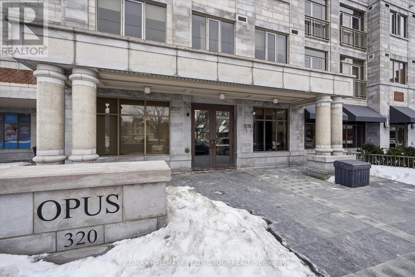 306 - 320 Mcleod Street, Ottawa, Ontario  K2P 1A3 - Photo 2 - X12819856