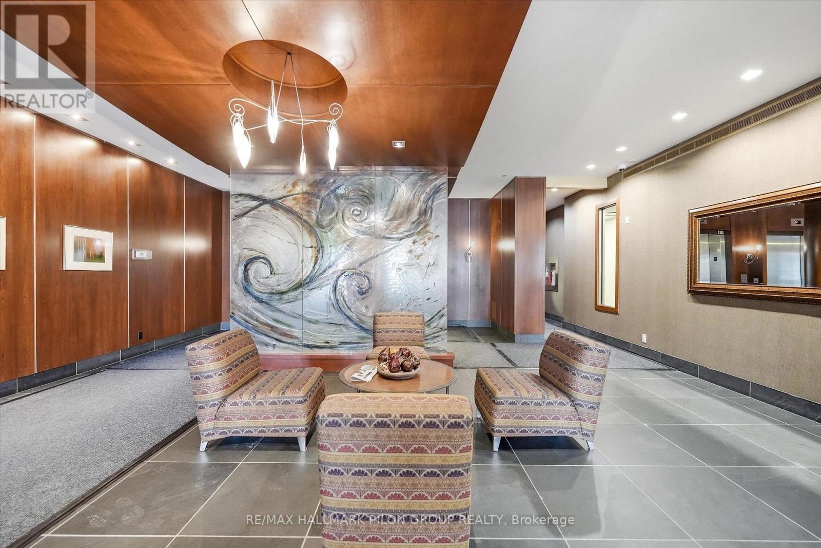 306 - 320 Mcleod Street, Ottawa, Ontario  K2P 1A3 - Photo 3 - X12819856