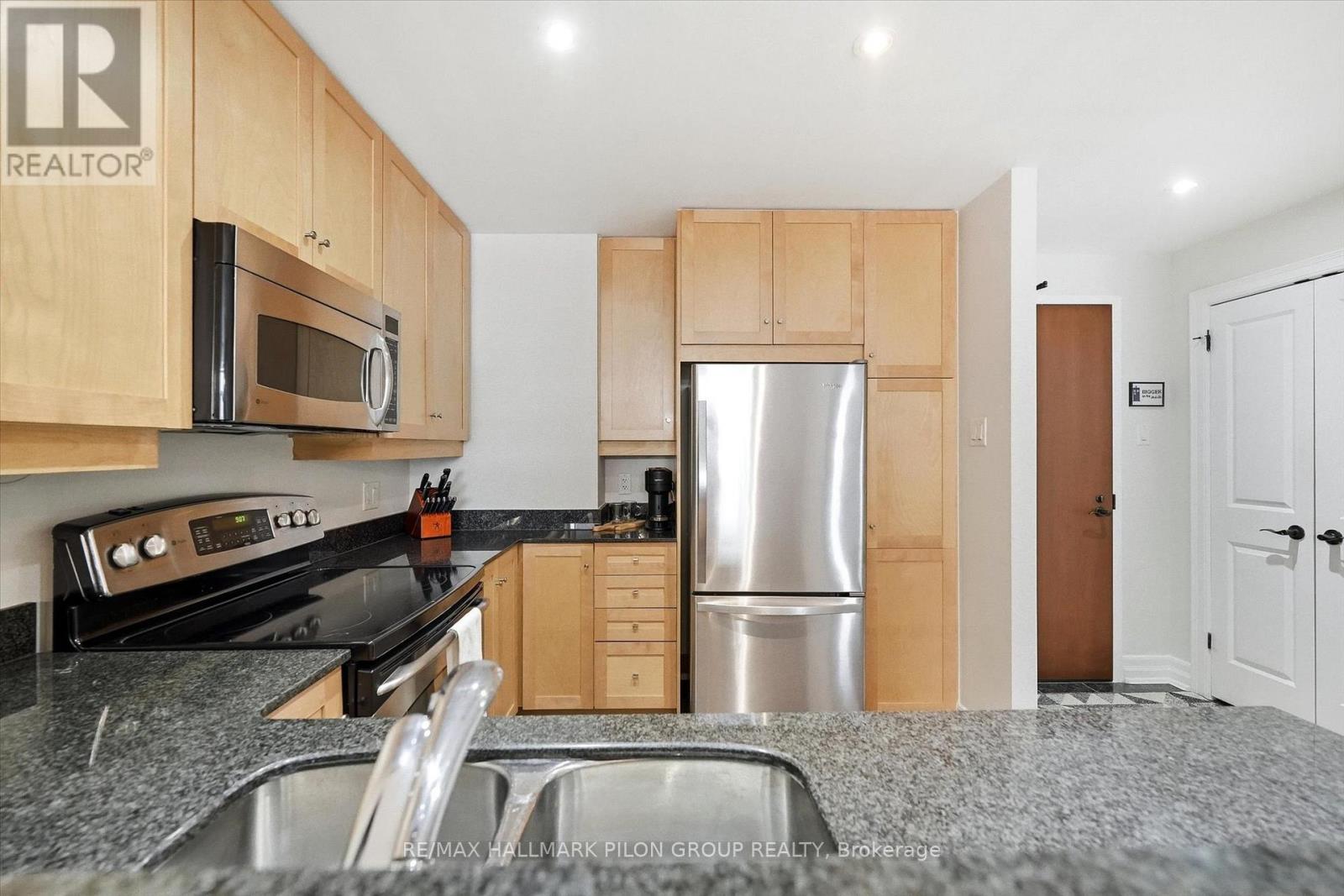 306 - 320 Mcleod Street, Ottawa, Ontario  K2P 1A3 - Photo 5 - X12819856