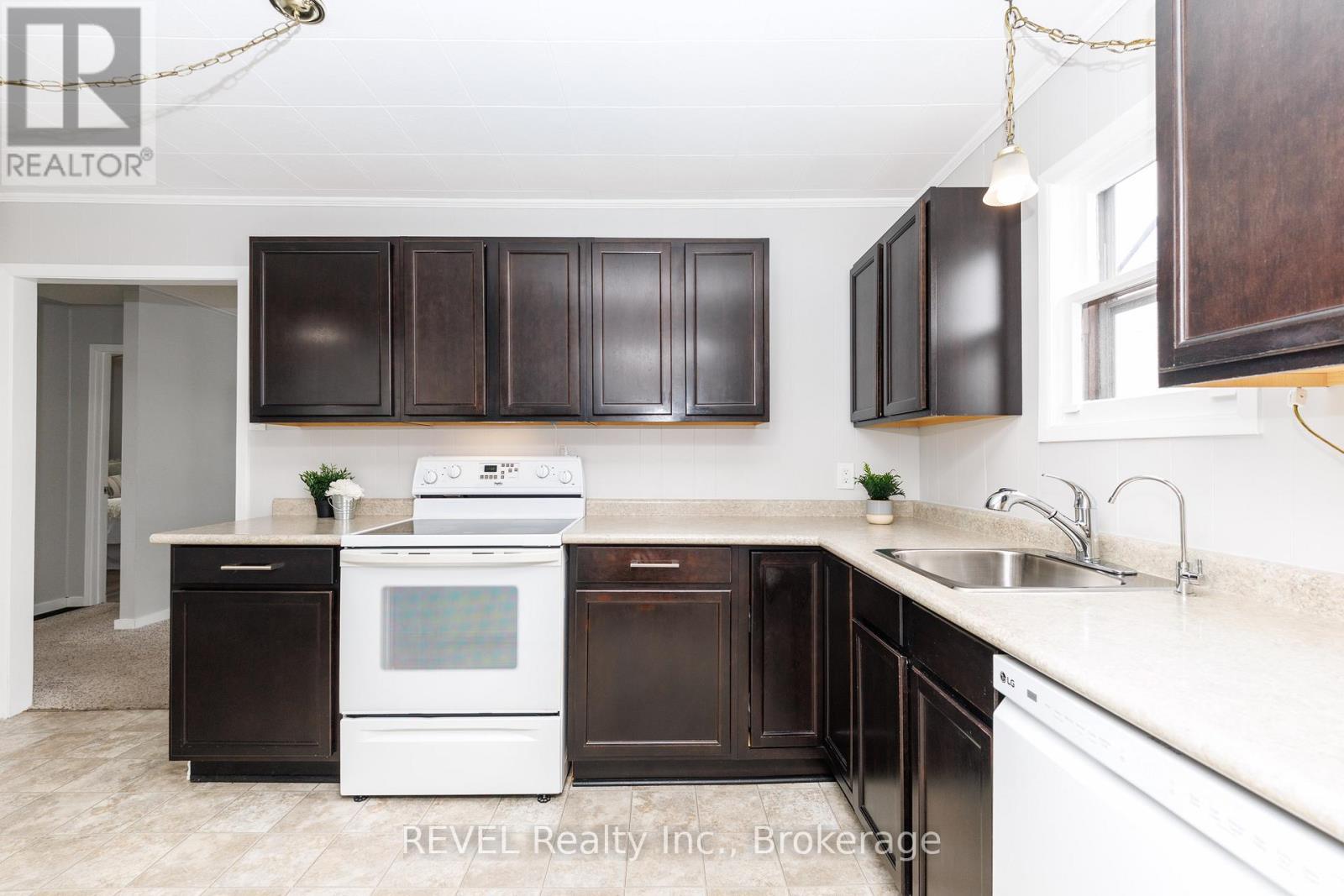 60 Nelles Road, Welland, Ontario  L3B 2P2 - Photo 11 - X12819810