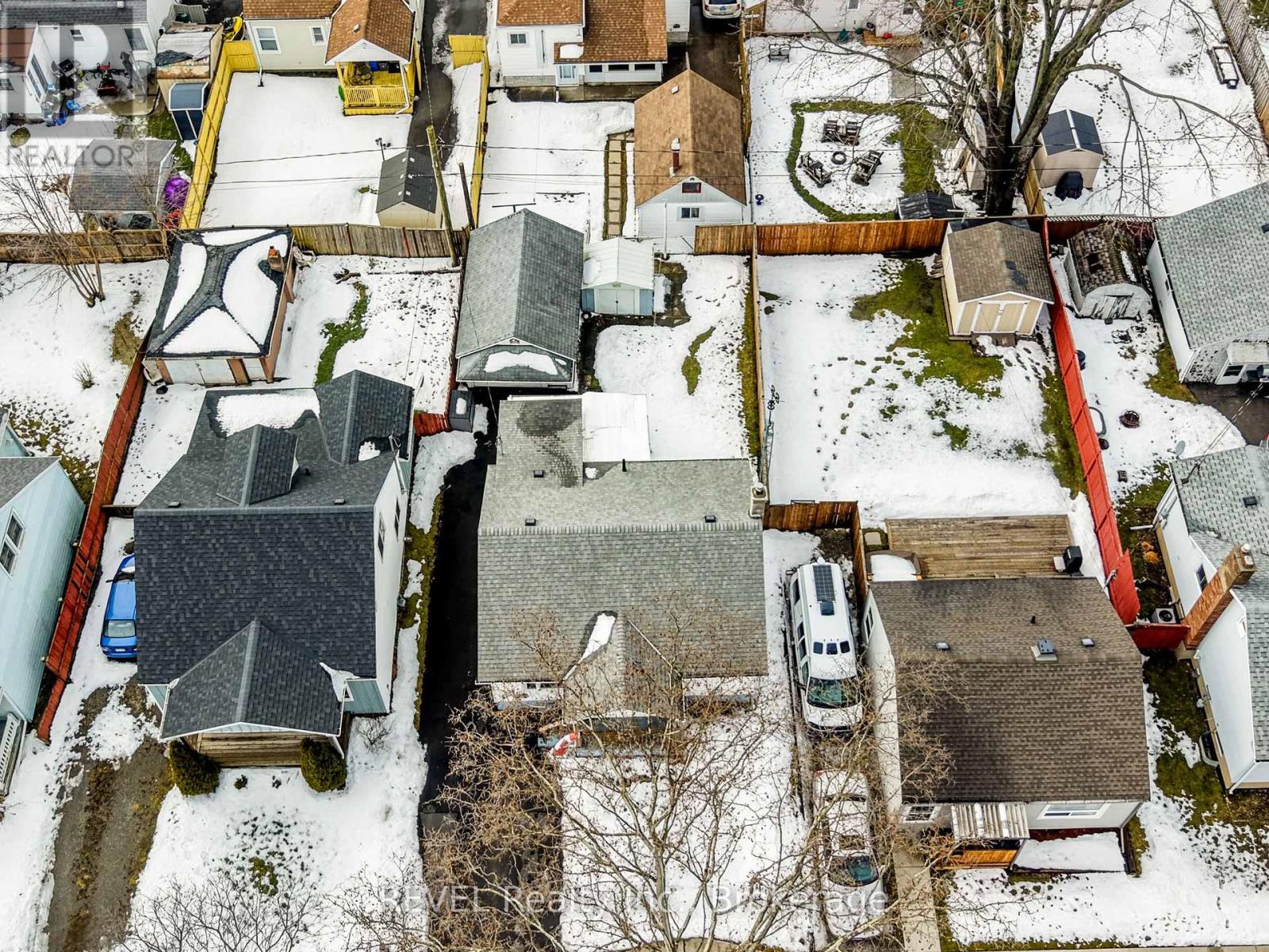 60 Nelles Road, Welland, Ontario  L3B 2P2 - Photo 3 - X12819810