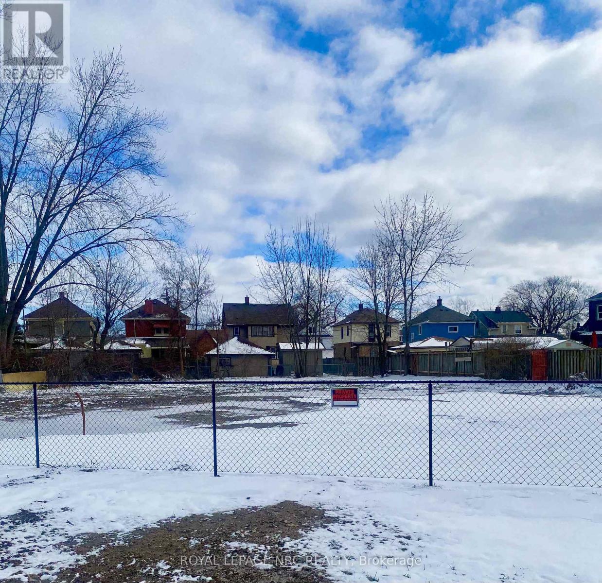 45 Riverside Drive, Welland, Ontario  L3C 5C9 - Photo 1 - X12819816