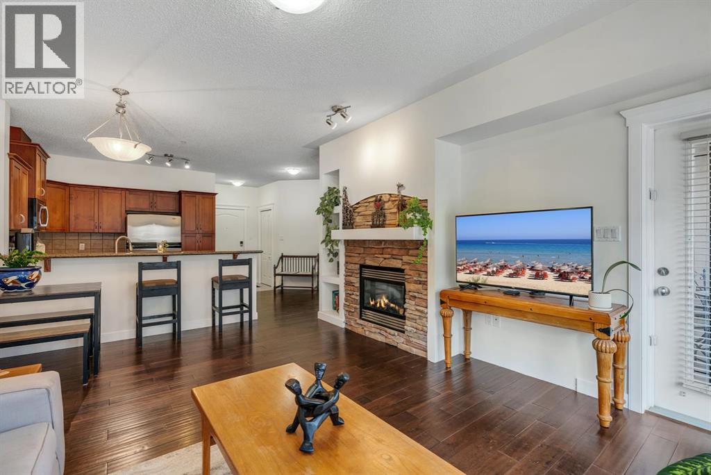 202, 10 Discovery Ridge Close Sw, Calgary, Alberta  t3h 5x3 - Photo 3 - A2280477