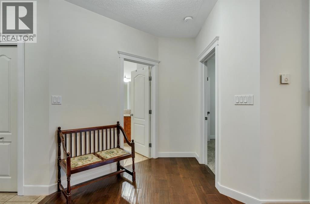 202, 10 Discovery Ridge Close Sw, Calgary, Alberta  t3h 5x3 - Photo 9 - A2280477